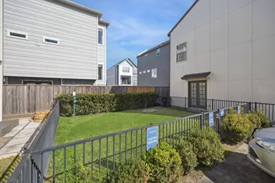 10926 Brookeshire Chase Lane, Houston, TX 77043 - Photo 25