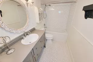 7575 Katy Fwy, Houston, TX 77024 - Photo 17