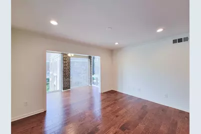 7575 Katy Freeway #111, Houston, TX 77024 - Photo 5
