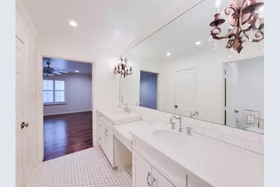 7575 Katy Freeway #111, Houston, TX 77024 - Photo 13