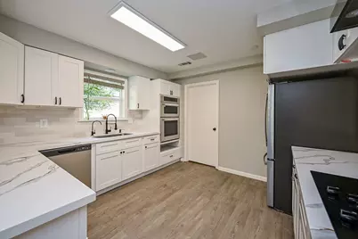 17623 Bent Cypress Drive, Spring, TX 77388 - Photo 9