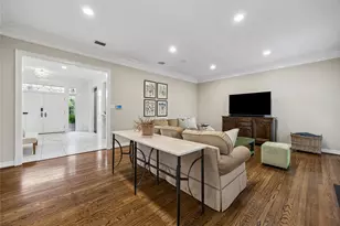 5422 John Dreaper Dr, Houston, TX 77056 - Photo 9