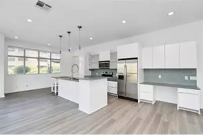 207 Pierce Street #301, Houston, TX 77002 - Photo 9