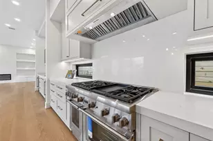 6534 Corbin St, Houston, TX 77055 - Photo 9