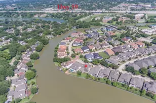 15426 Oyster Creek Ln, Sugar Land, TX 77478 - Photo 3