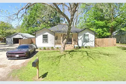 1304 Rampart Street, Columbus, TX 78934 - Photo 1