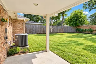 8215 Leader St, Houston, TX 77036 - Photo 21