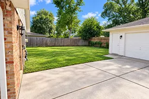 8215 Leader St, Houston, TX 77036 - Photo 23
