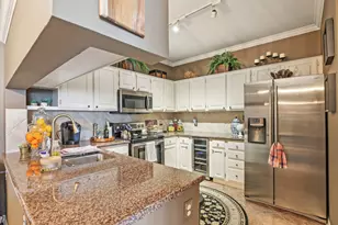 2100 Welch St, Houston, TX 77019 - Photo 5