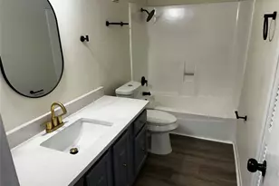 10378 Briar Forest Dr, Houston, TX 77042 - Photo 11