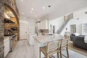 9120 Hilldale St, Spring Valley Village, TX 77055 - Photo 13