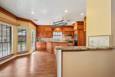 907 Remington Court, Friendswood, TX 77546 - Photo 7