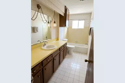 12814 Crow Valley Lane, Houston, TX 77099 - Photo 9