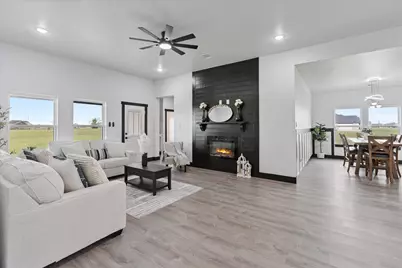 447 Sunset Trail, Angleton, TX 77515 - Photo 17