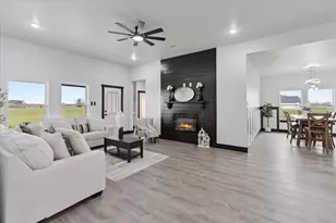 447 Sunset Trail, Angleton, TX 77515 - Photo 17