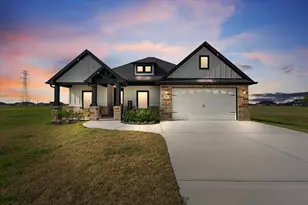 447 Sunset Trail, Angleton, TX 77515 - Photo 1