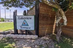 204 E Lakeview Terrace, Conroe, TX 77356 - Photo 13