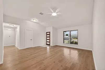 325 Hargett Street, Clute, TX 77531 - Photo 5