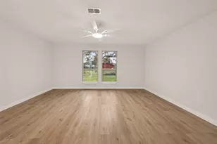 325 Hargett St, Clute, TX 77531 - Photo 29