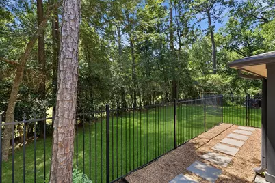 2321 Chestnut Oak Place, The Woodlands, TX 77380 - Photo 11