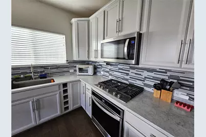 3234 Longleaf Meadows Drive, Houston, TX 77063 - Photo 9