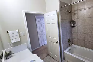 3234 Longleaf Meadows Dr, Houston, TX 77063 - Photo 25