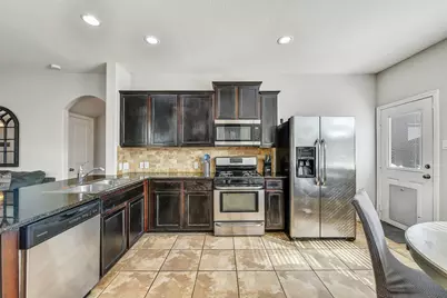 6869 Dogwood Cliff Lane, Dickinson, TX 77539 - Photo 9