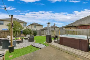 6869 Dogwood Cliff Ln, Dickinson, TX 77539 - Photo 31