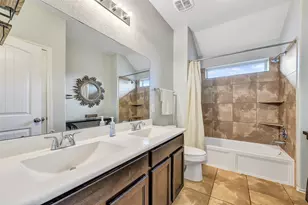 6869 Dogwood Cliff Ln, Dickinson, TX 77539 - Photo 25