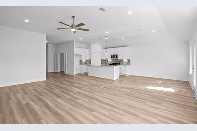 562 Bluebell Maiden Court, Magnolia, TX 77354 - Photo 3