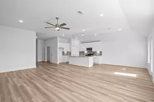 562 Bluebell Maiden Ct, Magnolia, TX 77354 - Photo 3