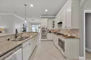 98 Lindenberry Cir, The Woodlands, TX 77389 - Photo 13