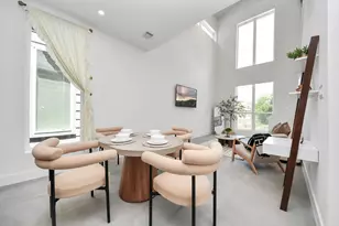 2211 Staples St, Houston, TX 77026 - Photo 9