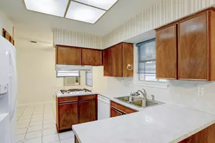 7739 Kensico Rd, Houston, TX 77036 - Photo 7