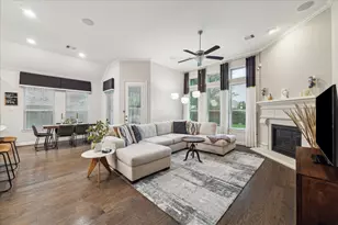 10910 Sarah Bluff Ln, Cypress, TX 77433 - Photo 11