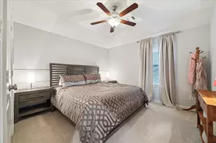 10910 Sarah Bluff Ln, Cypress, TX 77433 - Photo 25