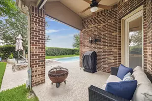 10910 Sarah Bluff Ln, Cypress, TX 77433 - Photo 29