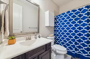 10910 Sarah Bluff Ln, Cypress, TX 77433 - Photo 25