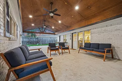 9710 Bob White Drive, Houston, TX 77096 - Photo 15