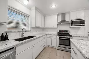 4114 Tartan Ln, Houston, TX 77025 - Photo 11