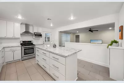 4114 Tartan Lane, Houston, TX 77025 - Photo 11