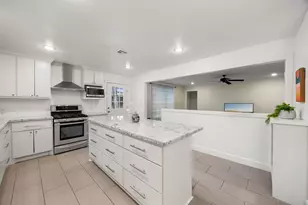 4114 Tartan Ln, Houston, TX 77025 - Photo 11