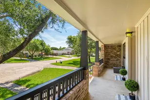 321 Empress Ln, League City, TX 77573 - Photo 3