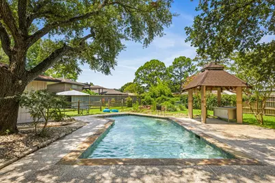 321 Empress Lane, League City, TX 77573 - Photo 3