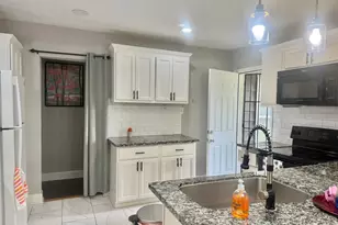 19 4th Ave N, Texas City, TX 77590 - Photo 11