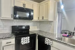 19 4th Ave N, Texas City, TX 77590 - Photo 3