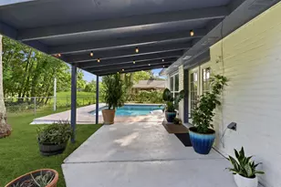 621 W Castle Harbour Dr, Friendswood, TX 77546 - Photo 19