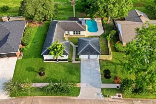 621 W Castle Harbour Dr, Friendswood, TX 77546 - Photo 25