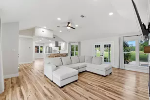 621 W Castle Harbour Dr, Friendswood, TX 77546 - Photo 7