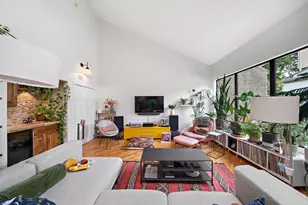 3018 Baldwin St, Houston, TX 77006 - Photo 9